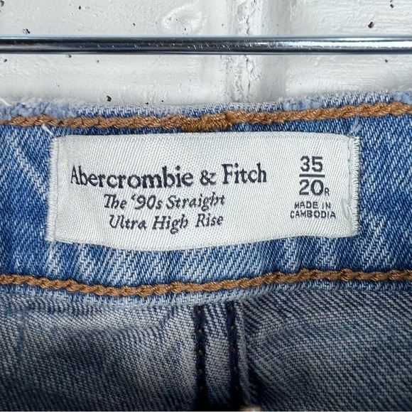 ABERCROMBIE & FITCH The 90’s Straight Ultra High Rise Distressed Jeans Size 20 - Picture 3 of 9